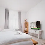 Park Avenue Apartments - Dom Mit Stil - Kueche - Parkplatz - Wlan - 65 Zoll Tv - Netflix